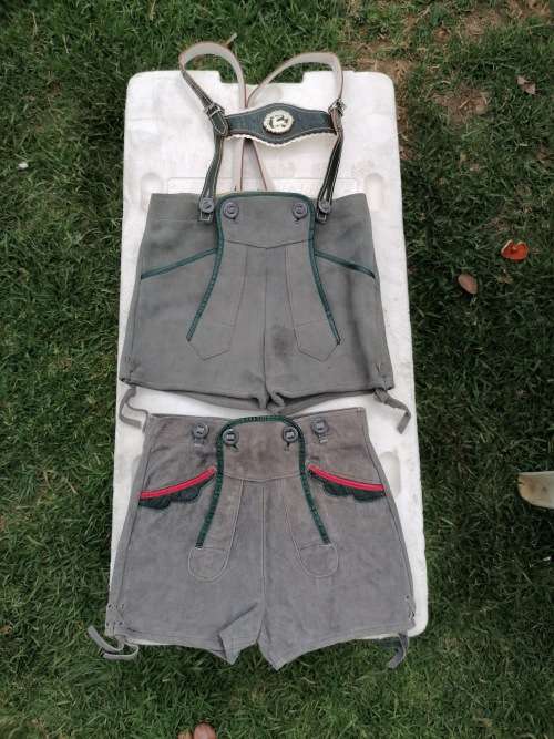 Cute lederhosen for 4-6j old with extra pants