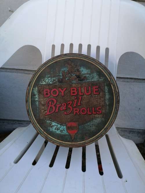 Vintage boy blue Brazil rolls tin