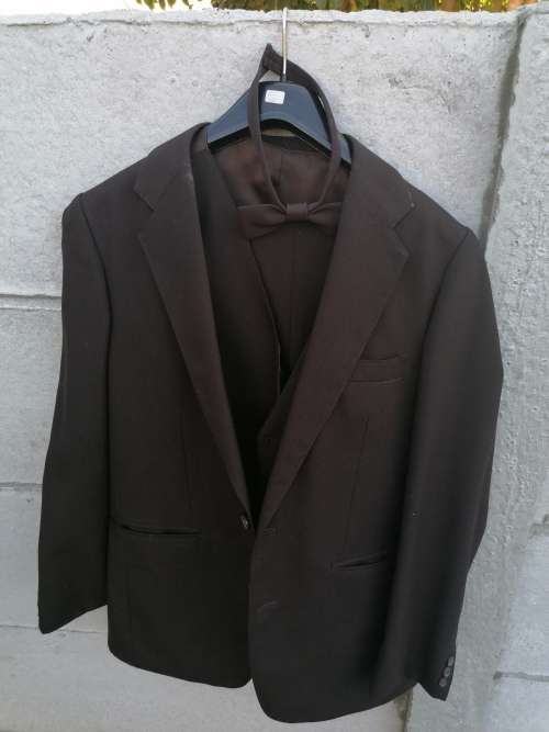 Small to medium sized suite. 4 piece