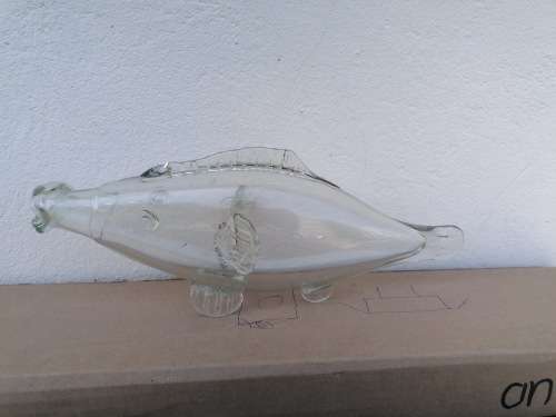 Cool vintage fish decanter bottle. Condition as per picture