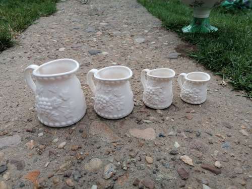 VINTAGE NAPCOWARE CERAMIC MEASURING CUP SET of 4