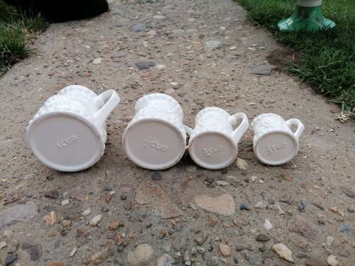 VINTAGE NAPCOWARE CERAMIC MEASURING CUP SET of 4