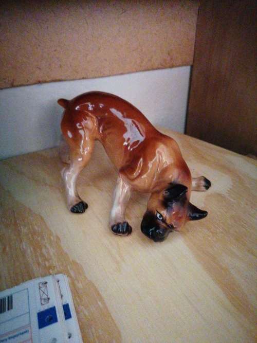 VINTAGE HIGH GLOSS PORCELAIN  BOXER DOG FIGURINE