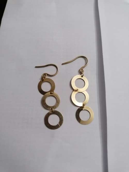 Vintage 375/9ct earrings 0.9g