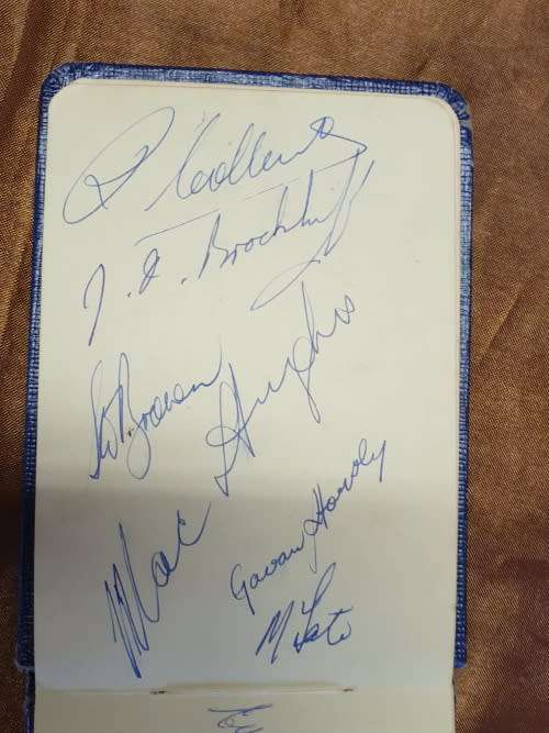 Wow rare find Autographs - Aus (Rugby) 1953 and NZ (Cricket) 1953. 45 Signatures.