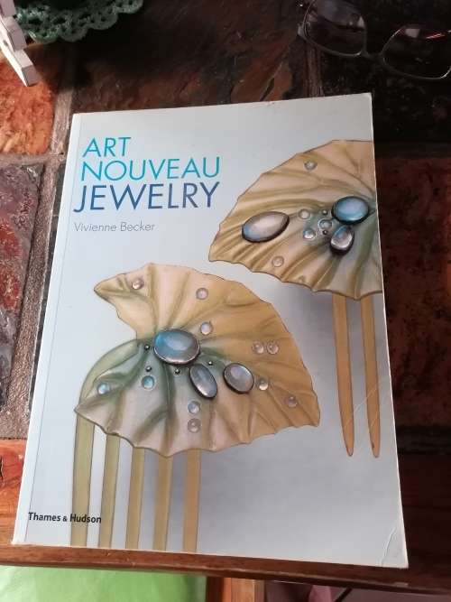 art nouveau jewelry by vivienne Becker