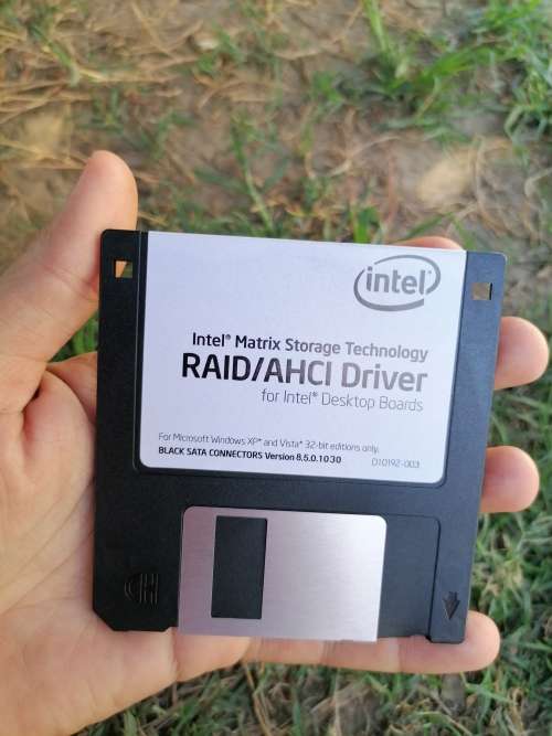 Floppy Disk Intel Matrix Storage RAID Driver for Intel Desktop Boards
