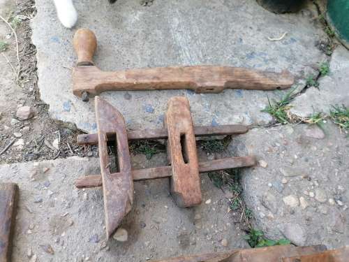 Antique tools, some need restoration includes the crate