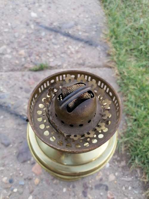DOUBLE WICK KEROSENE LAMP