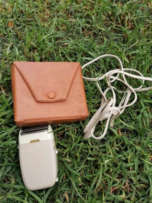 VINTAGE RONSON ELECTRICAL SHAVER