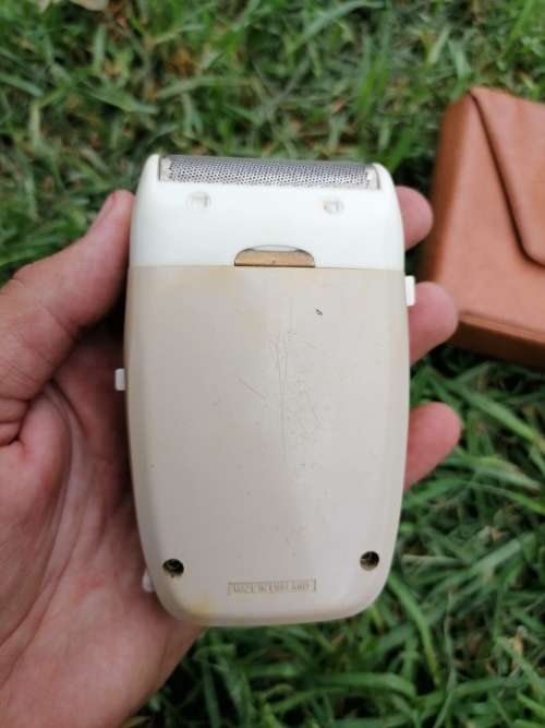 VINTAGE RONSON ELECTRICAL SHAVER