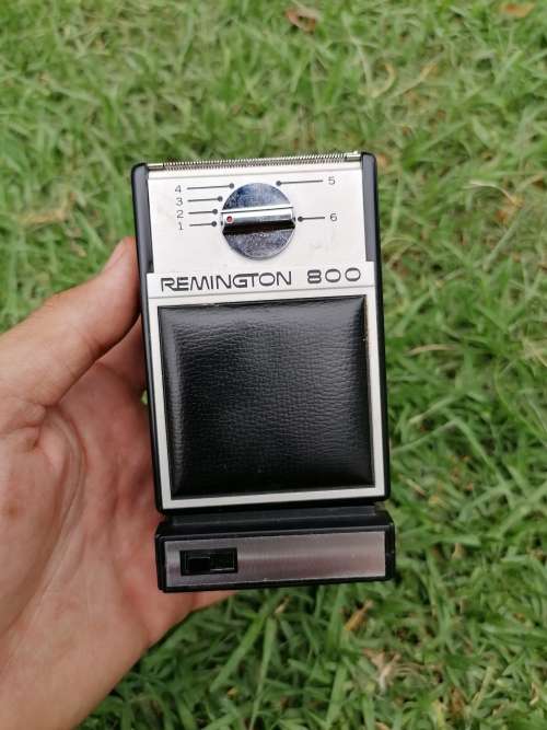 Vintage Remington 800 shaver. No power