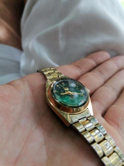 Vintage watche marked AUTO CRYSTAL 23 JEWELS