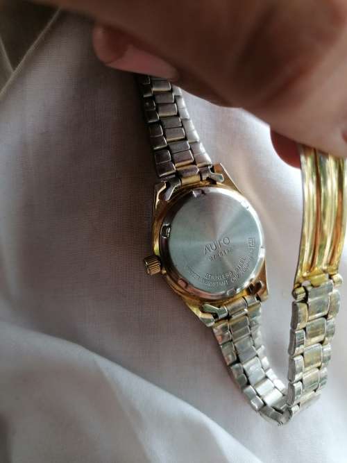 Vintage watche marked AUTO CRYSTAL 23 JEWELS