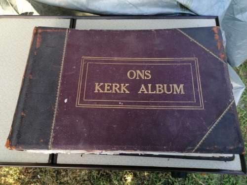 ONS KERK ALBUM van Hollandsche Kerken en Leeraren opgedragen aan de Moderaturen van de verscheidene
