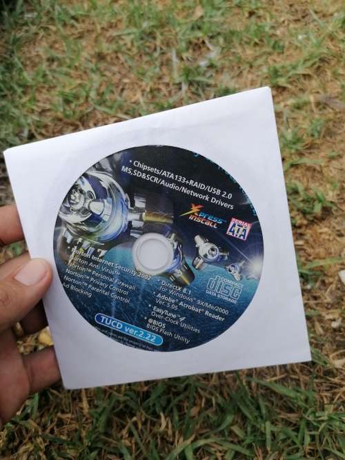 chipset/ATA133+RAID /USB2.0 MS, SD&SCR/AUDIO NETWORK DRIVERS CD