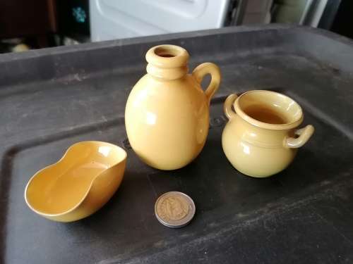 Cute minature pottery set made in sweden