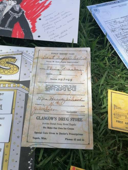 Elvis presley memrobilia replicas lot