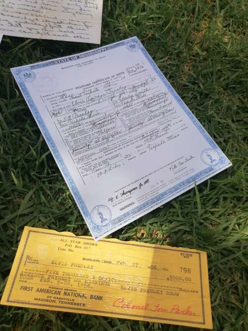 Elvis presley memrobilia replicas lot