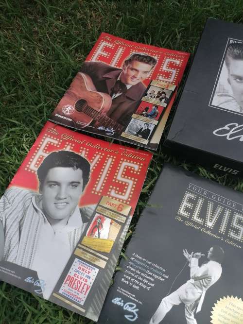 Elvis presley memrobilia replicas lot