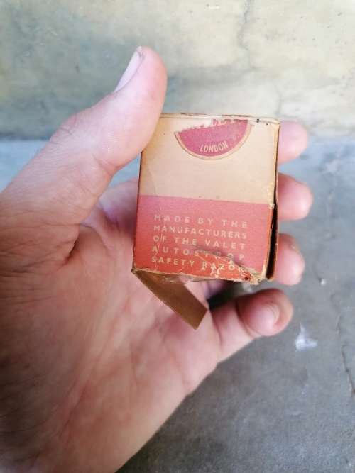 Rare find in box a Valet Auto Strop 99 Safety Razor + new in box  valet strop