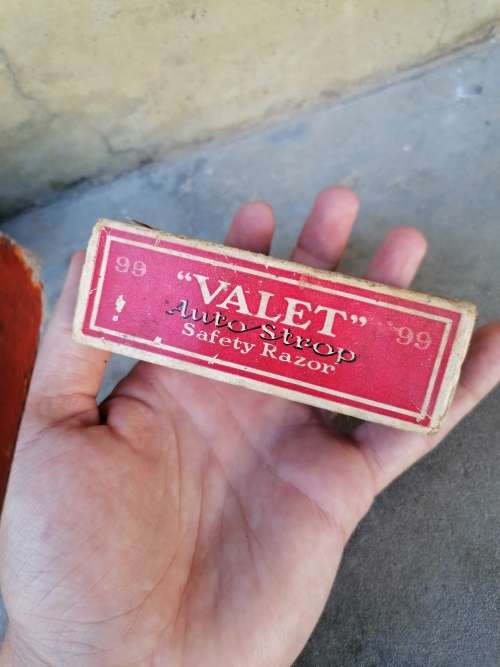 Rare find in box a Valet Auto Strop 99 Safety Razor + new in box  valet strop