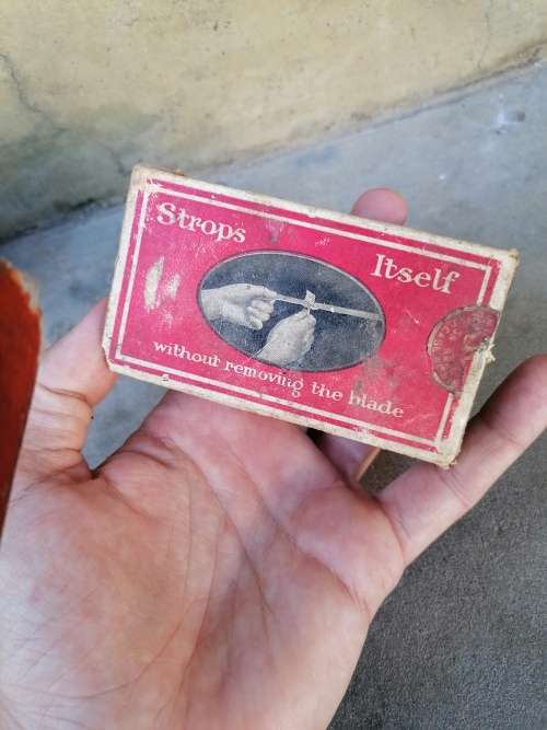 Rare find in box a Valet Auto Strop 99 Safety Razor + new in box  valet strop