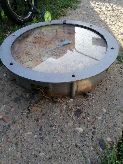 Cool mancave item.scale from a ship. Large and heavy. Shipping not R30