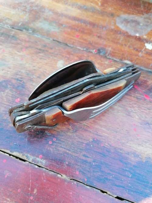 Vintage pock knife set