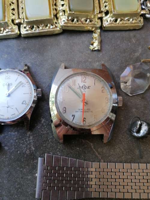 vintage jewellery lot mostly broken odds as 1 lot