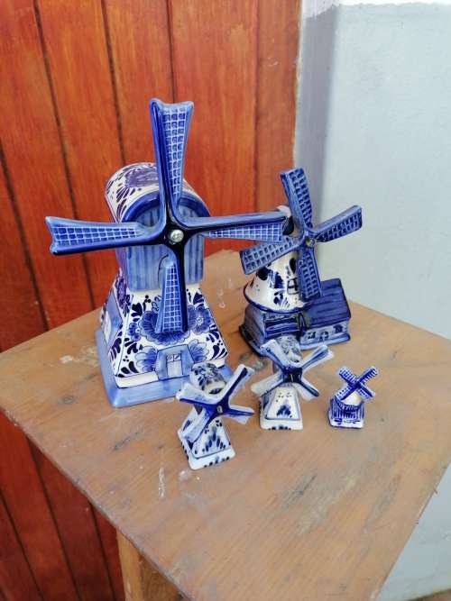 Nice blue and white porcelain wind mills