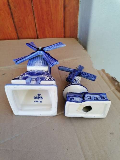 Nice blue and white porcelain wind mills