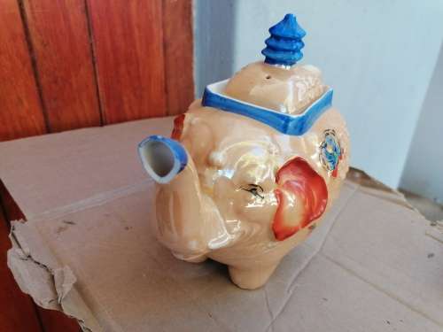 Large Vintage elephant kettle. Condition as per picture