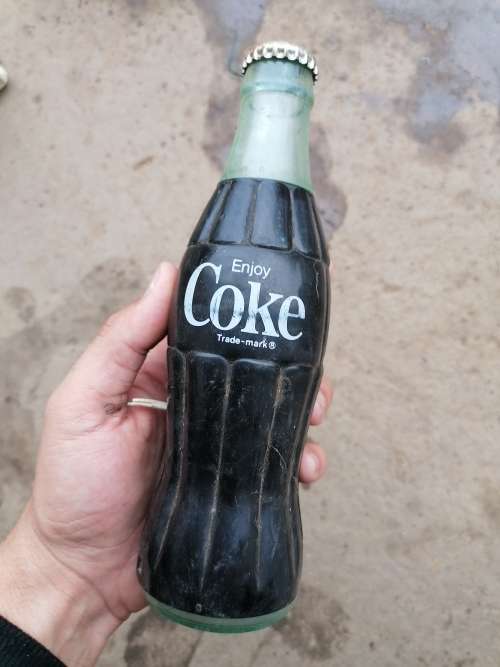 Vintage coco cola radio. Untested. Selling as is