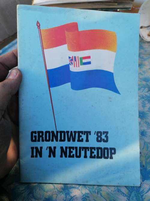 GRONDWET `83 IN I NEUTEDOP Afrikaans and English