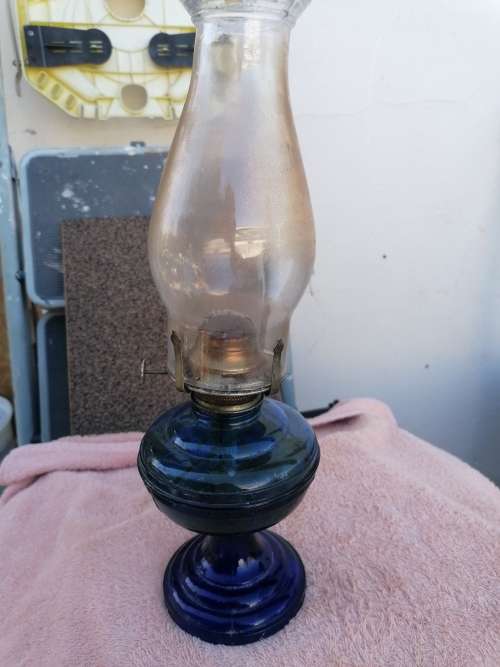 Lovely blue glasd lamp. Working condition