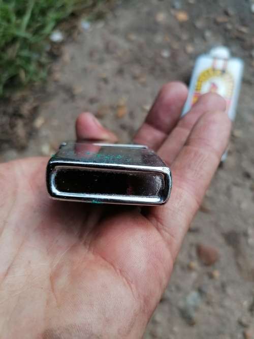Vintage lighters. Need some work included a original zippo. Working condition