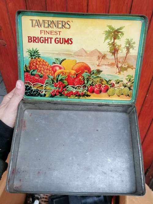 Vintage Taverner bright gums tin