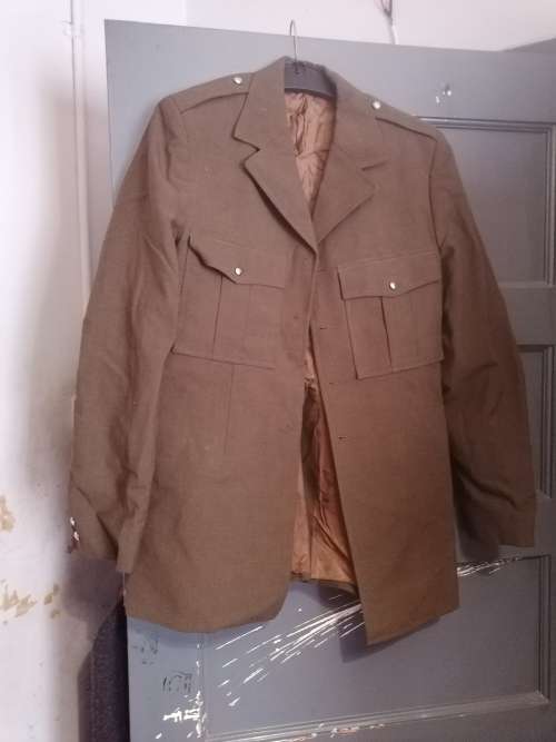 1977 south african military tunic. Need some buttons