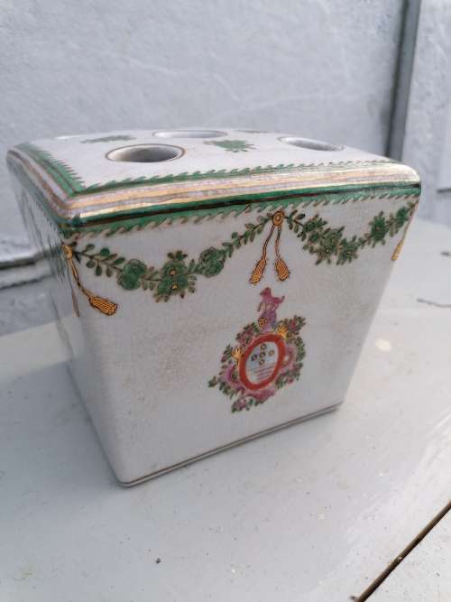 VINTAGE CERAM KNIGHTS HOLDER
