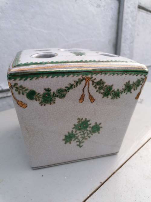 VINTAGE CERAM KNIGHTS HOLDER