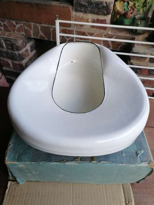 VINTAGE JONES RELAX BED PAN NO 500 ENAMELWARE