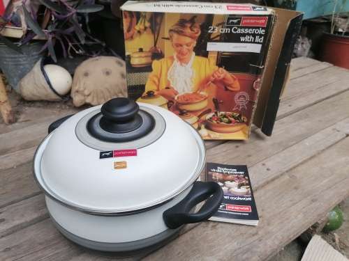 Unused POINTERWARE 23 GREYSTONE CASSERILE WITH LID