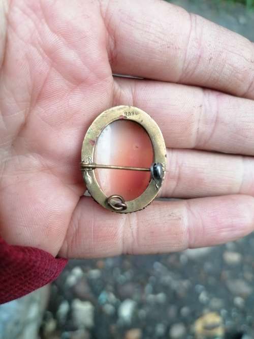 Stunning vintage cameo pendant and brooch marked BA80