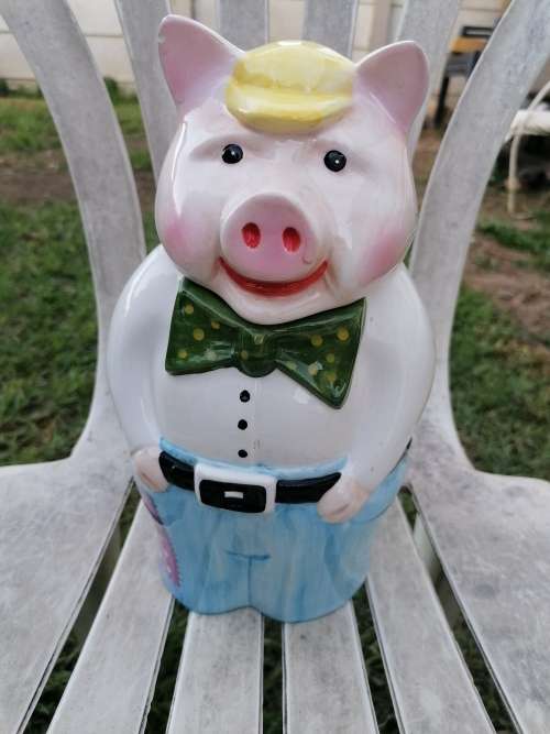 farmers kitchen christopher wren staffordshire tableware cookie holder. Chip on ear