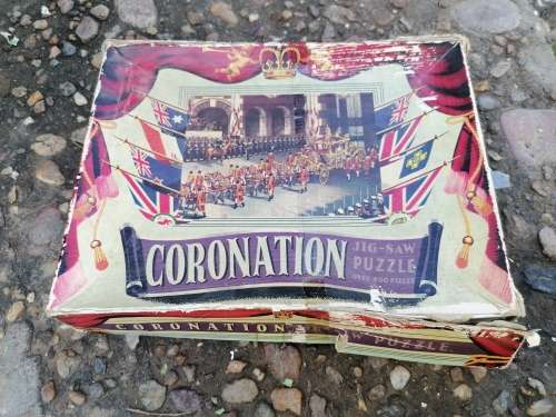 Vintage Queen Elizabeth II HRH Coronation Jigsaw Puzzle 400 pieces 1950s
