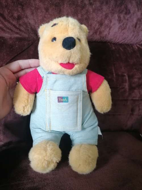 1995 Vintage Winnie the Pooh Plush Stuffy with Pocket Book. Mattel