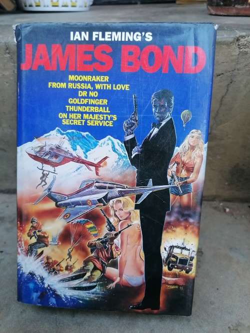 James Bond - Ian Fleming`s.