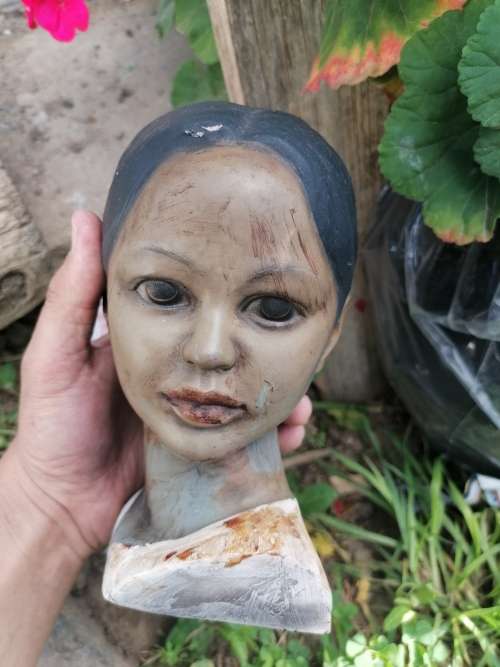 Pair of Vintage head figures from the 1960s.