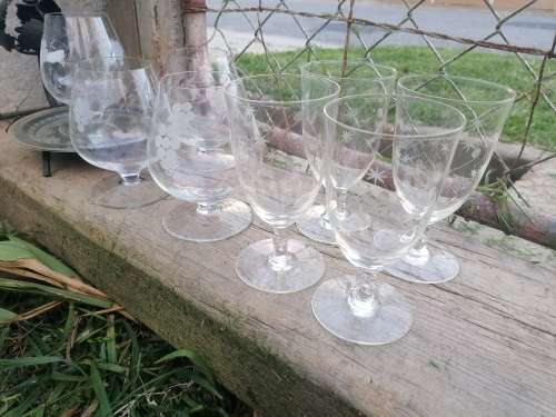 VINTAGE ETCHED OBERGLAS AUSTRIA HANGING WINE AERATOR DECANTER WITH GLASSES